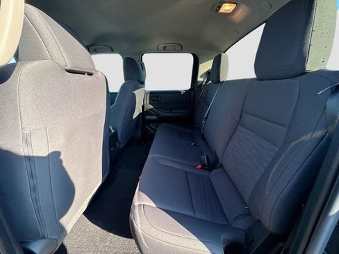 Used 2024 Nissan Frontier S image 24