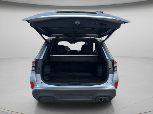 Used 2025 Subaru Forester Touring AWD/4WD image 9