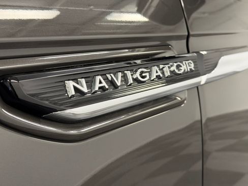 Certified 2024 Lincoln Navigator L Black Label AWD/4WD image 17