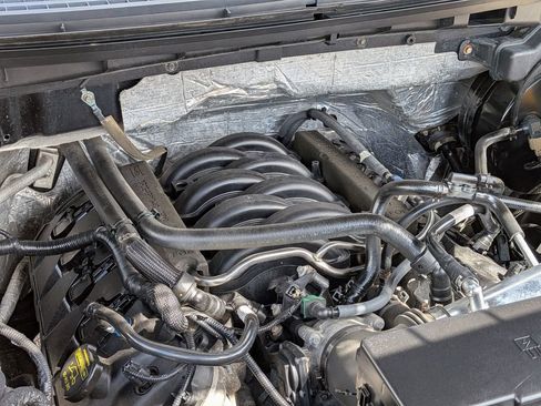 Used 2014 Ford F150 XLT w/ XLT Chrome Package image 12