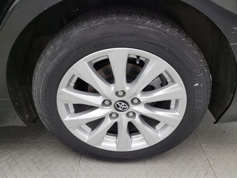 Used 2020 Toyota Camry LE image 31