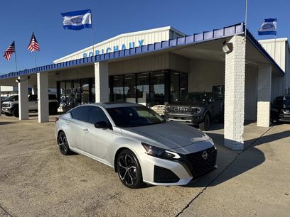 Used 2023 Nissan Altima 2.5 SR w/ SR Premium Package