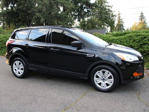 Used 2016 Ford Escape S FWD image 2