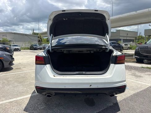 Used 2024 Nissan Altima 2.5 SR FWD image 13