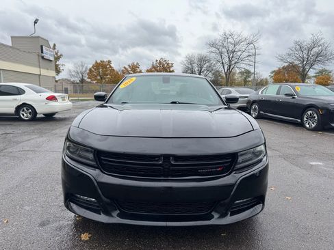Used 2018 Dodge Charger GT image 2