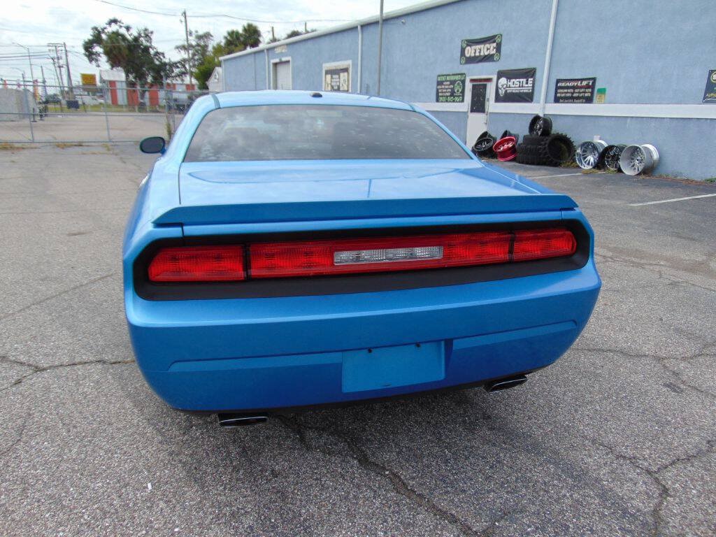 Used 2009 Dodge Challenger R/T RWD image 6