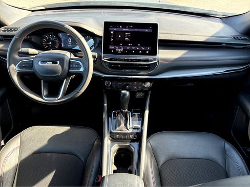 Used 2023 Jeep Compass Trailhawk image 4