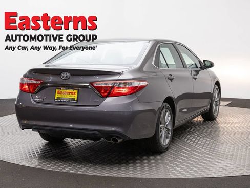 Used 2016 Toyota Camry SE FWD image 5