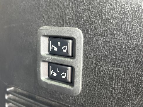 Used 2019 Nissan Armada Platinum w/ Captain's Chairs Package RWD image 37