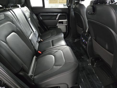 Used 2023 Land Rover Defender 130 X-Dynamic SE image 18