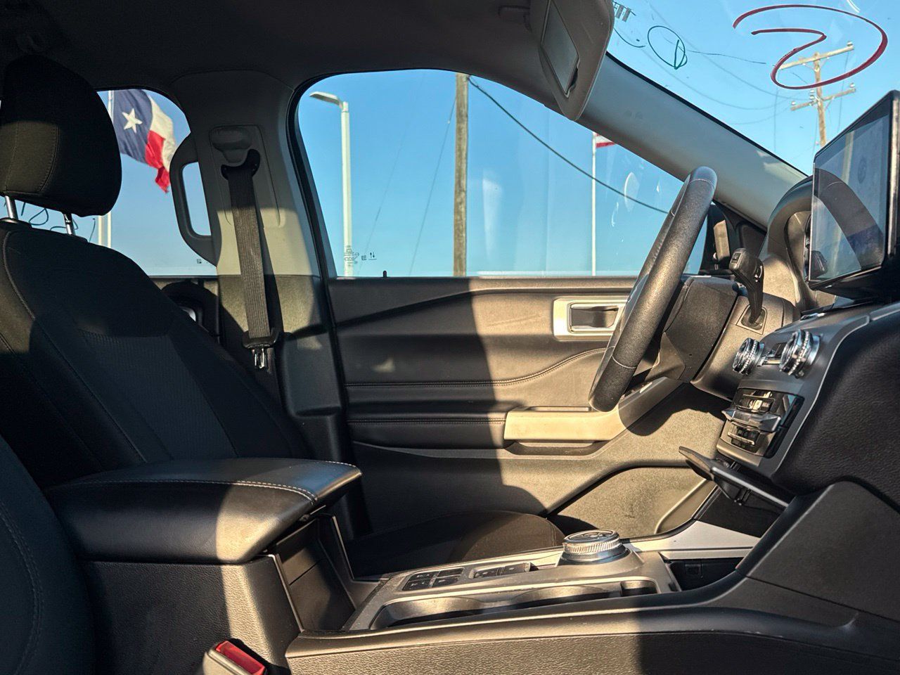 Used 2022 Ford Explorer XLT RWD image 25
