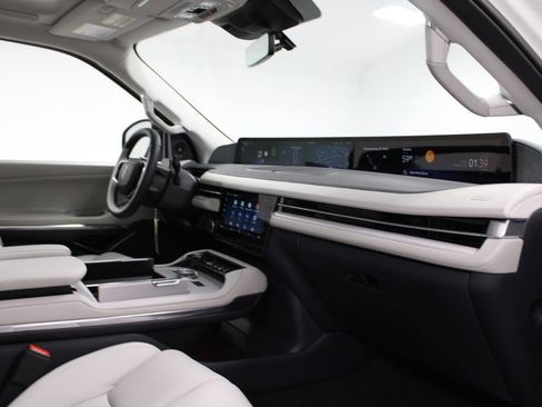 New 2026 Lincoln Navigator L Reserve AWD/4WD image 32