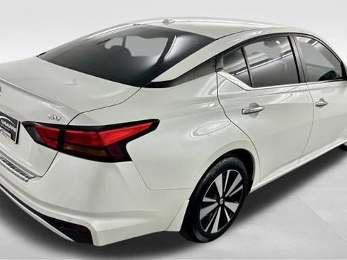 Used 2022 Nissan Altima 2.5 SV image 9