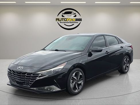 Used 2021 Hyundai Elantra SEL FWD image 3