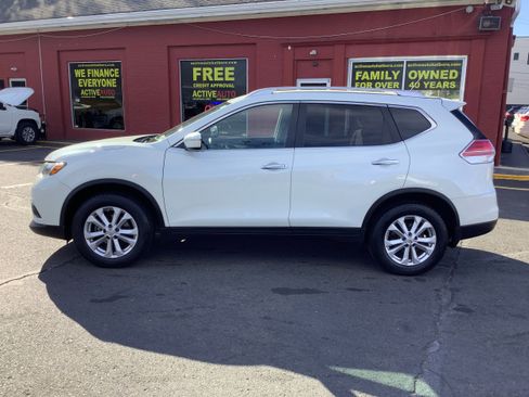Used 2015 Nissan Rogue SV image 4