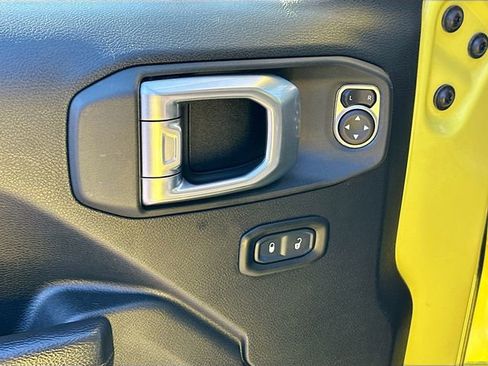 Used 2023 Jeep Wrangler Sport S image 18