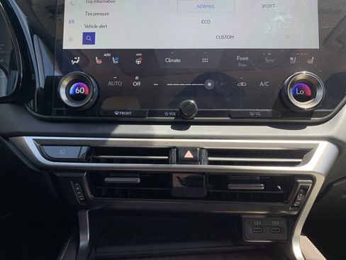 Certified 2025 Lexus RX 350 Premium Plus w/ Accessory Package (Z1) FWD image 29