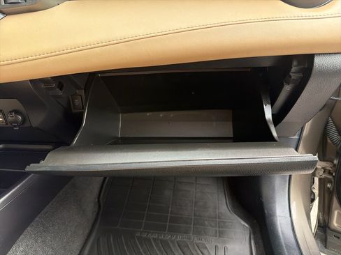 Used 2015 Toyota RAV4 XLE AWD/4WD image 9