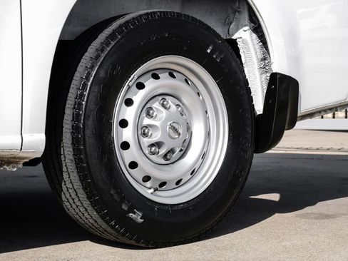 Used 2019 Nissan NV 2500 S image 46