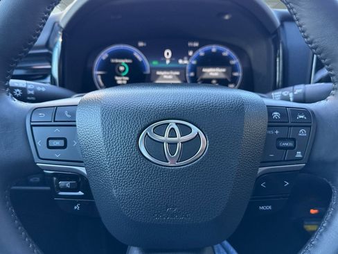 Used 2025 Toyota Camry XSE image 15