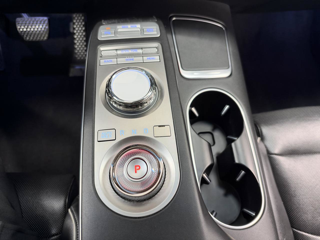 Used 2022 Genesis GV70 2.5T w/ Advanced Package AWD/4WD image 23