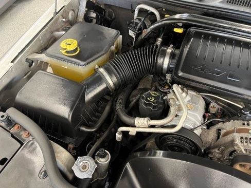 Used 2006 Jeep Commander 4WD image 32