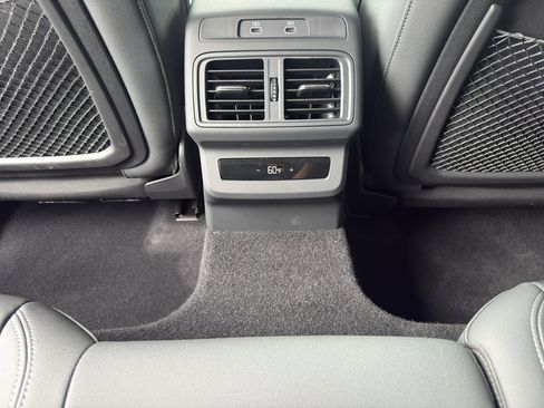 Certified 2025 Audi Q5 Premium w/ Convenience Package AWD/4WD image 17