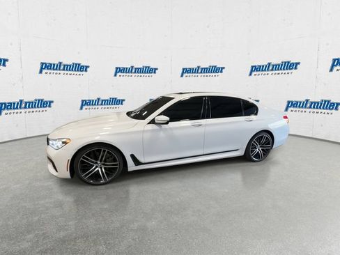 Used 2018 BMW 750i RWD image 6