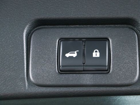 Used 2023 Nissan Rogue SV w/ SV Premium B Package FWD image 30