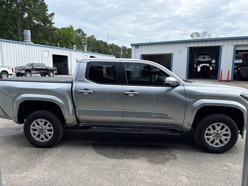Used 2024 Toyota Tacoma SR5 RWD image 6
