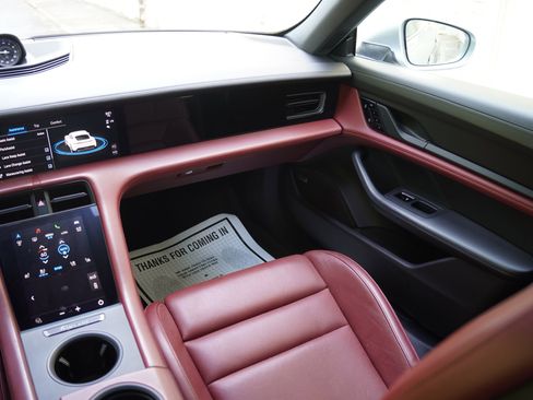 Used 2021 Porsche Taycan RWD image 23