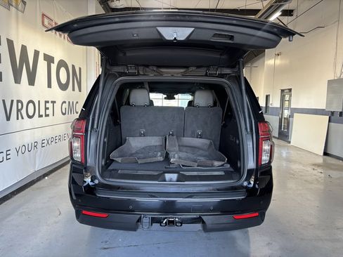 Used 2023 Chevrolet Suburban Z71 w/ Luxury Package image 33