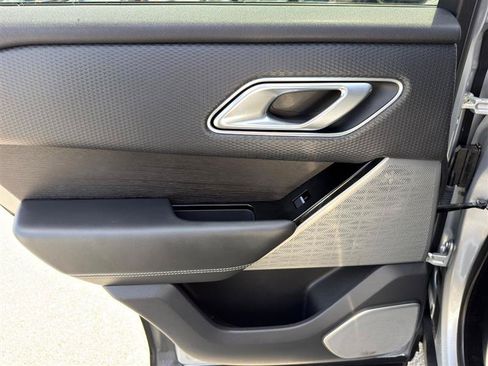 Used 2018 Land Rover Range Rover Velar S AWD/4WD image 19