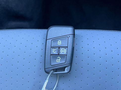 Used 2025 Volkswagen Jetta SE image 22