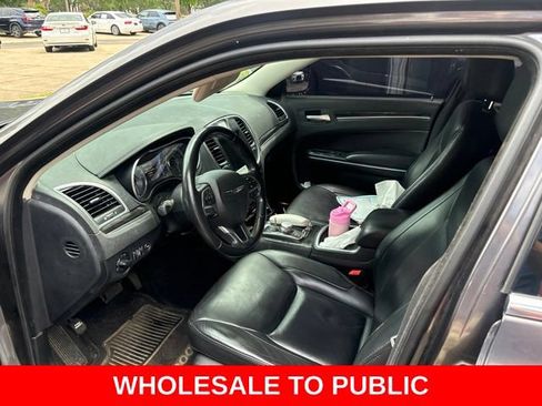 Used 2015 Chrysler 300 Limited RWD image 22