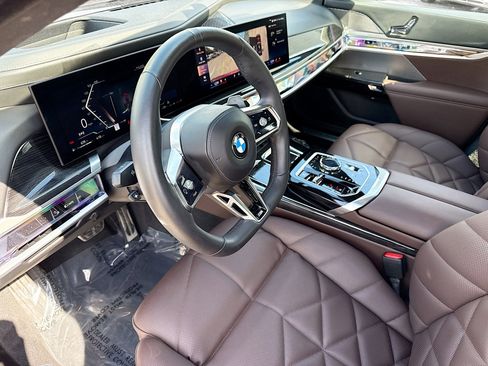 Used 2025 BMW 740i RWD image 25