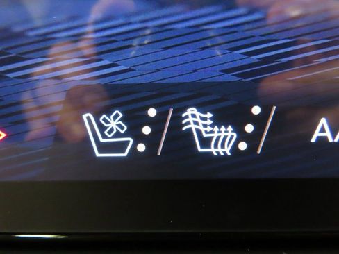 Used 2025 Chevrolet Tahoe High Country image 26