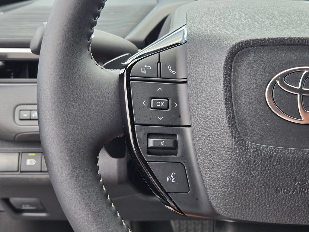 Used 2026 Toyota C-HR AWD/4WD image 22