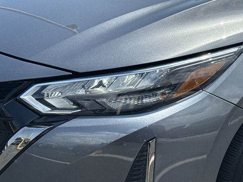 Used 2025 Nissan Sentra SR FWD image 5