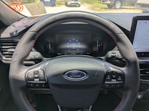 Used 2024 Ford Escape ST-Line w/ Tech Pack #1 FWD image 22