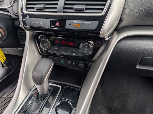Used 2020 Mitsubishi Eclipse Cross ES FWD image 19
