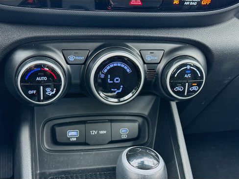 Used 2023 Hyundai Venue SEL image 12