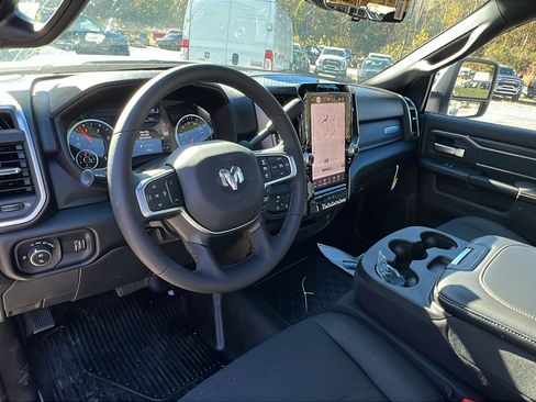 New 2025 RAM 5500 4x4 Regular Cab image 21