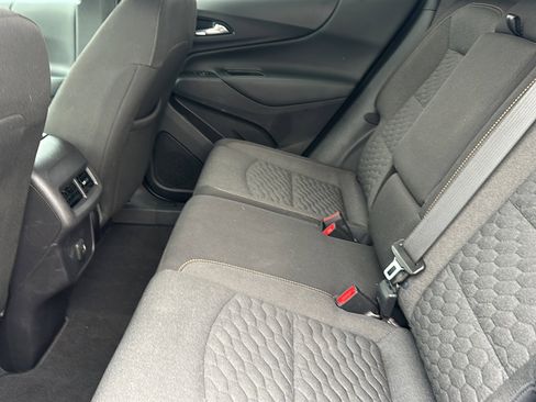 Used 2021 Chevrolet Equinox LT image 18
