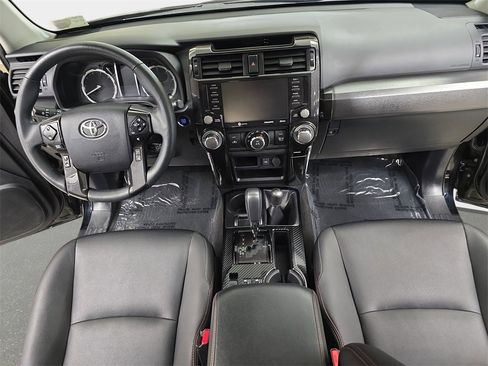 Used 2020 Toyota 4Runner Venture w/ Moonroof Package image 10