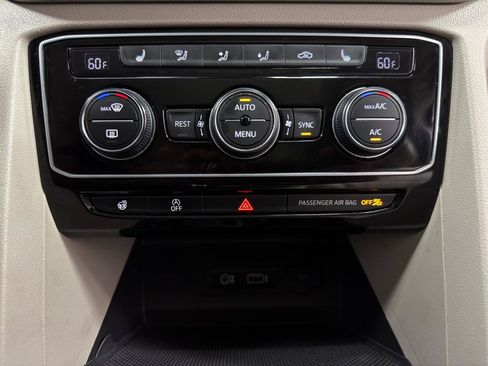 Used 2019 Volkswagen Atlas SEL R-Line AWD/4WD image 22
