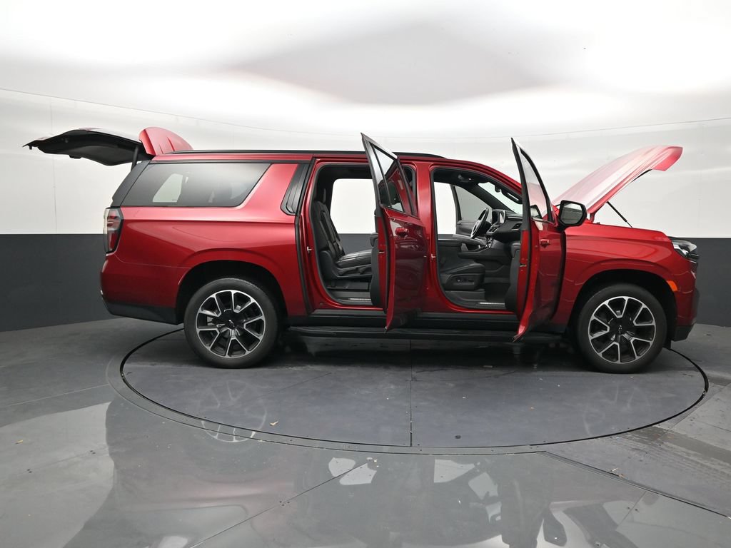Used 2021 Chevrolet Suburban RST AWD/4WD image 28