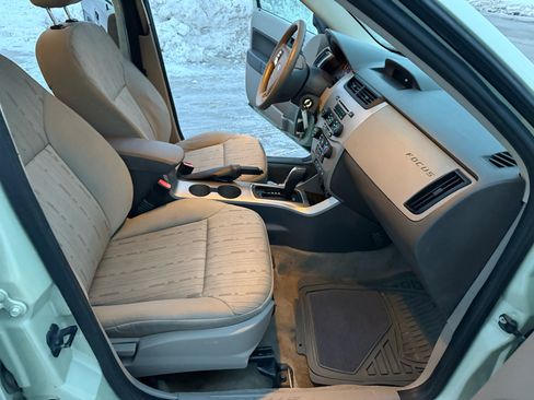 Used 2011 Ford Focus SE image 14