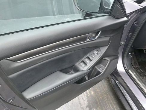 Used 2018 Honda Accord Sport image 18