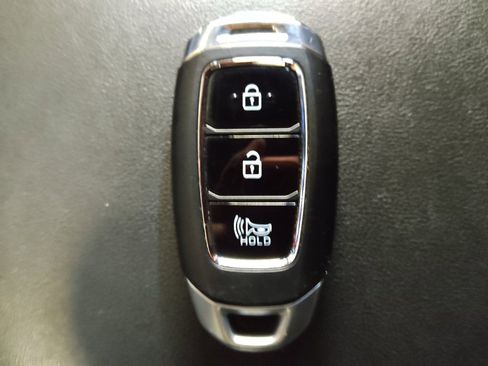 Used 2020 Hyundai Santa Fe SEL image 32